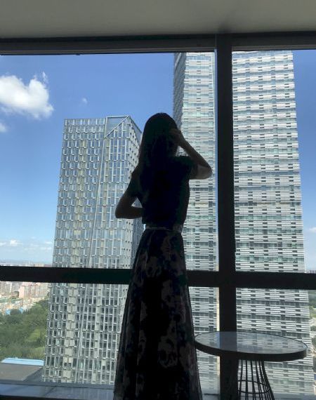 出差强睡年轻女老板1_HD高清在线观看
