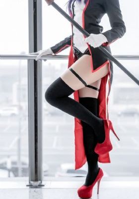 他掀开裙子舌头伸进去动漫软件_在线完整观看